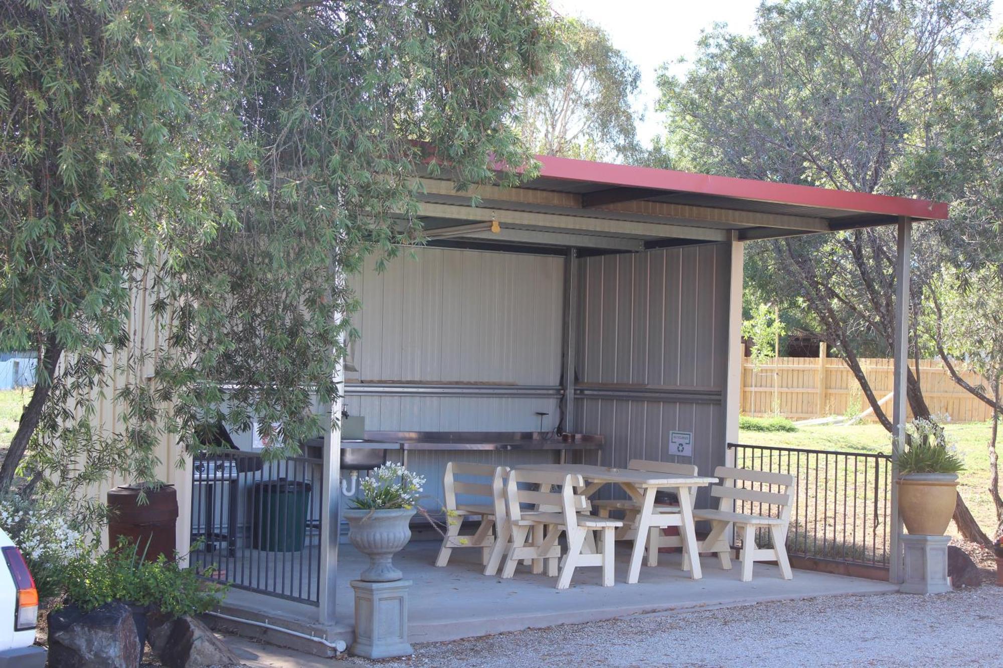 The Lydoun Motel Chiltern Екстериор снимка